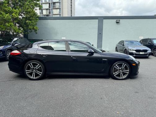 2012 Porsche Panamera 4