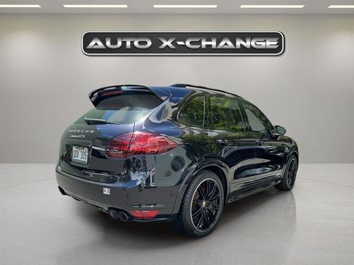 2014 Porsche Cayenne GTS