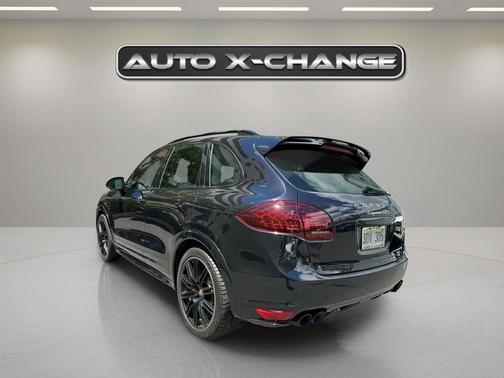 2014 Porsche Cayenne GTS