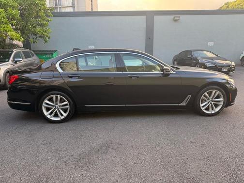 2016 BMW 750 i xDrive