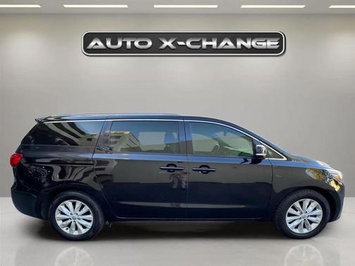 Black 2017 Kia Sedona EX