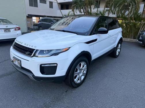 White 2017 Land Rover Range Rover Evoque SE