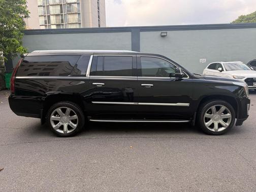 2018 Cadillac Escalade ESV Premium Luxury