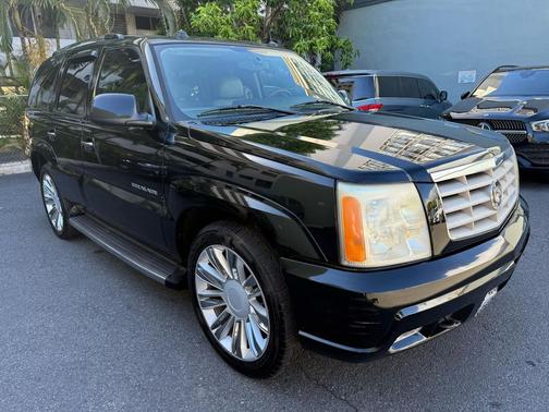 2005 Cadillac Escalade Base