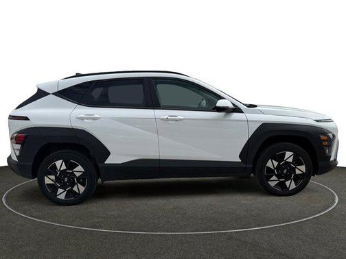Atlas White 2025 Hyundai KONA SEL