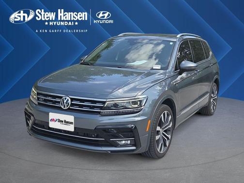 Deep Black Pearl 2019 Volkswagen Tiguan 2.0T SEL R-Line 4MOTION