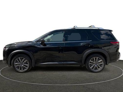 Super Black 2022 Nissan Pathfinder SL 4WD
