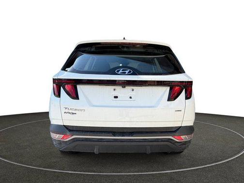 White Pearl 2024 Hyundai TUCSON SE