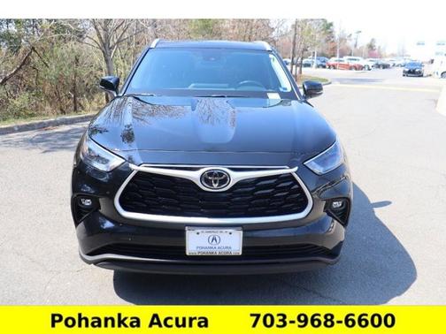 Midnight Black Metallic 2025 Toyota Highlander Hybrid XLE