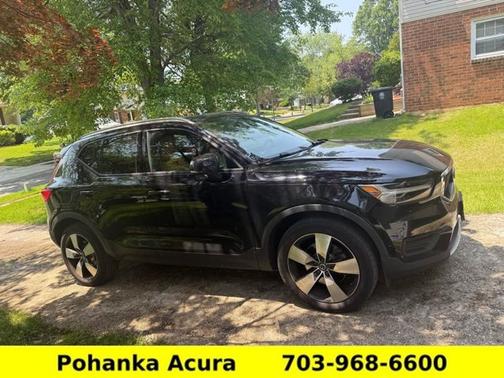 2019 Volvo XC40 Momentum