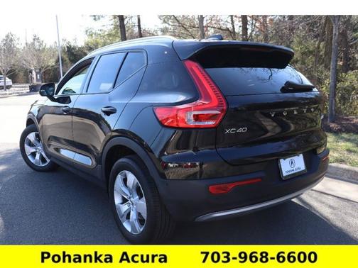 2019 Volvo XC40 Momentum