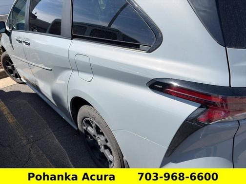 2025 Toyota Sienna Woodland Edition