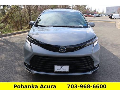 2025 Toyota Sienna Woodland Edition