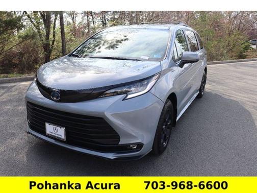 2025 Toyota Sienna Woodland Edition