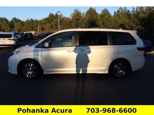 2018 Toyota Sienna XLE