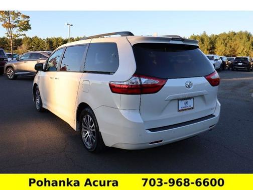 2018 Toyota Sienna XLE