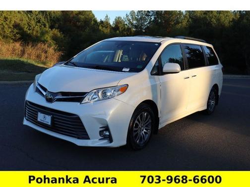2018 Toyota Sienna XLE