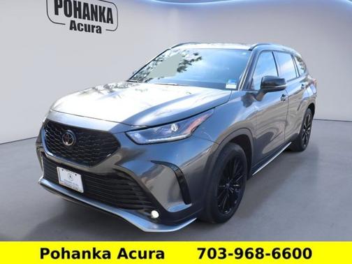 Magnetic Gray Metallic 2023 Toyota Highlander XSE