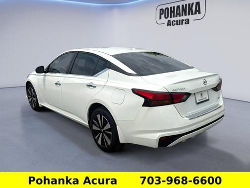 Pearl White Tricoat 2021 Nissan Altima 2.5 SV