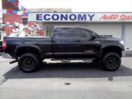2014 Toyota Tundra SR5
