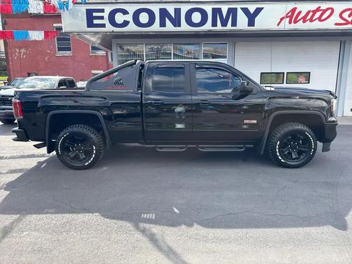 Black 2017 GMC Sierra 1500 SLT