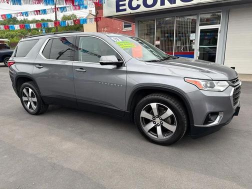 Gray 2019 Chevrolet Traverse LT Leather