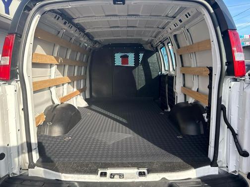 2024 GMC Savana 2500 Work Van