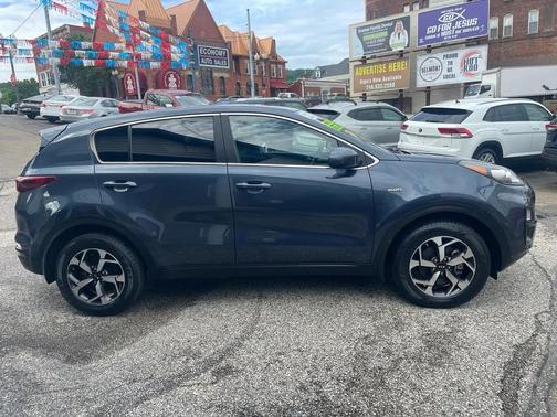 Blue 2022 Kia Sportage LX