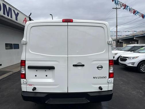 2017 Nissan NV Cargo NV2500 HD S V6