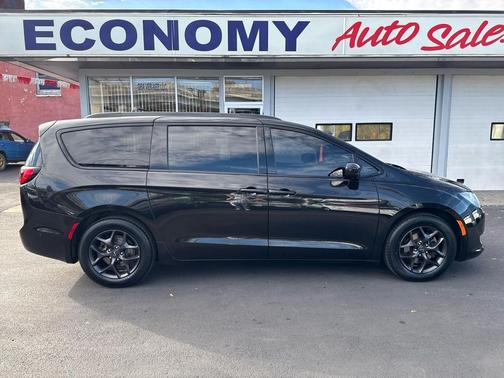 2018 Chrysler Pacifica Touring-L