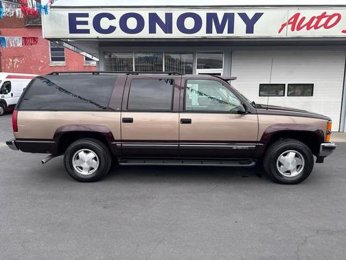 Maroon 1996 Chevrolet Suburban 1500