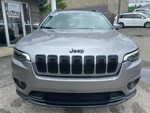 Gray 2020 Jeep Cherokee Altitude