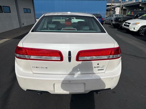 2010 Lincoln MKZ Base
