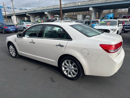 2010 Lincoln MKZ Base