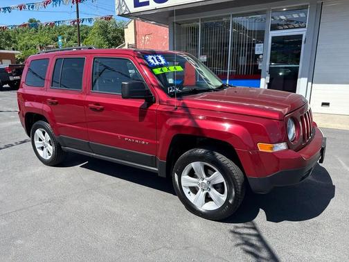 Deep Cherry Red Crystal Pearlcoat 2016 Jeep Patriot Latitude
