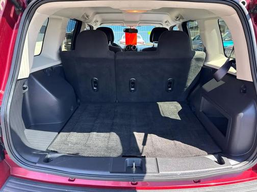 Deep Cherry Red Crystal Pearlcoat 2016 Jeep Patriot Latitude