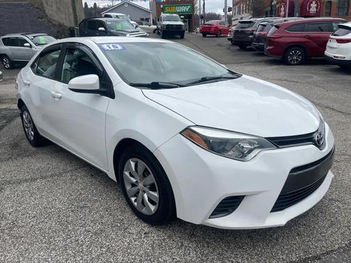 White 2016 Toyota Corolla LE