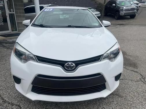 White 2016 Toyota Corolla LE
