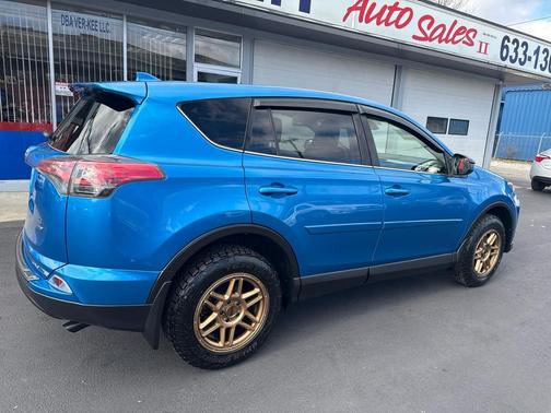 2018 Toyota RAV4 LE