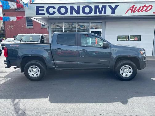 Gray 2019 Chevrolet Colorado WT