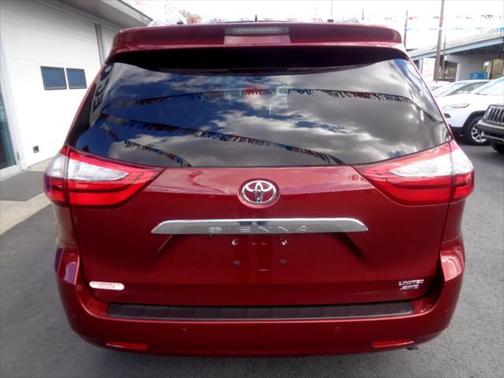 2016 Toyota Sienna XLE Premium