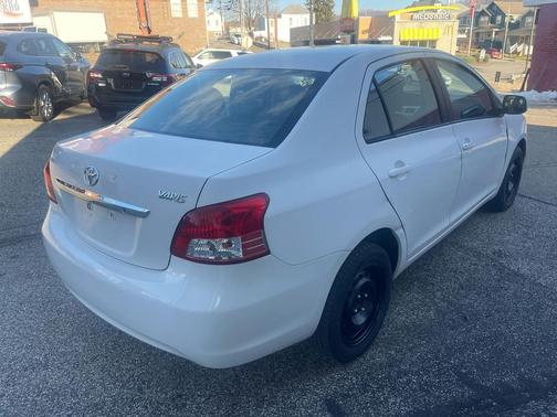 2011 Toyota Yaris Base