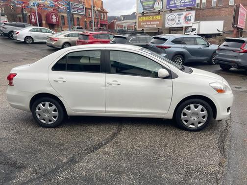 2011 Toyota Yaris Base