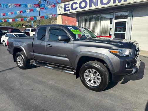 Gray 2016 Toyota Tacoma SR5