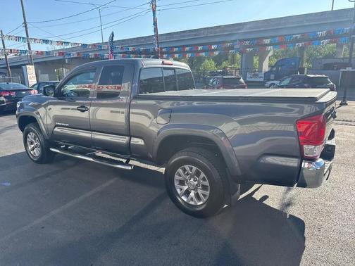 Gray 2016 Toyota Tacoma SR5
