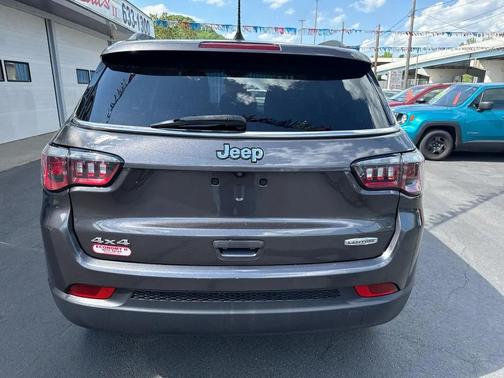 Gray 2019 Jeep Compass Latitude