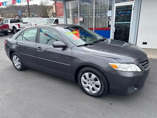 2010 Toyota Camry LE