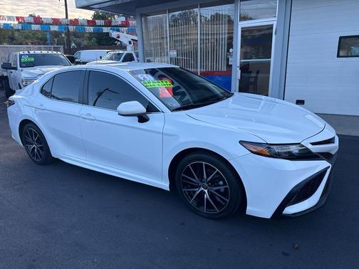 2021 Toyota Camry SE