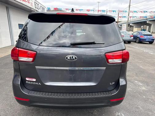 2017 Kia Sedona LX