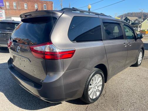 2015 Toyota Sienna LE